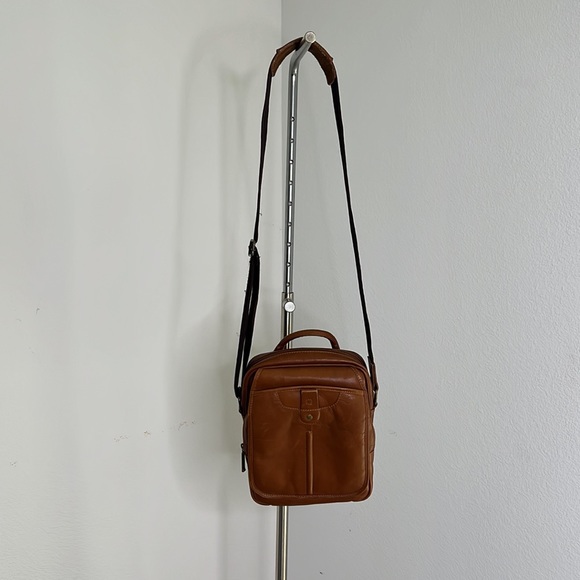 🔹 Claire Chase Crossbody Man Bag - Picture 3 of 12